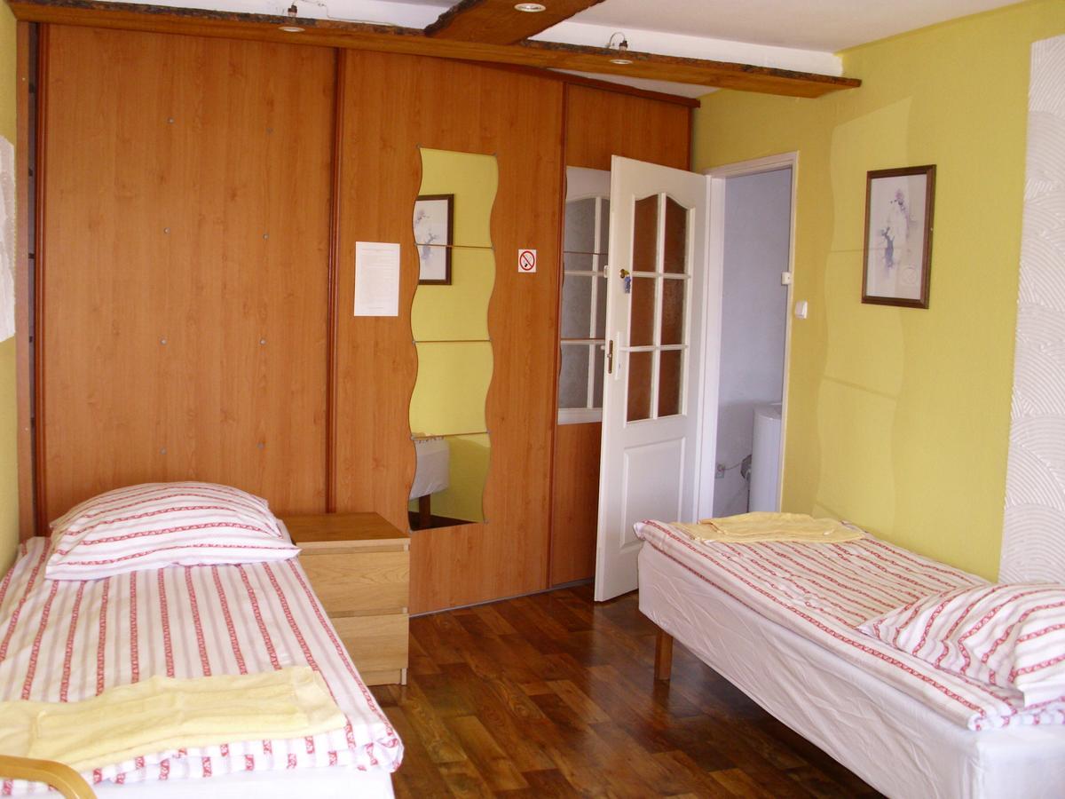 Pokoje Goscinne Irene Poznan Exterior foto